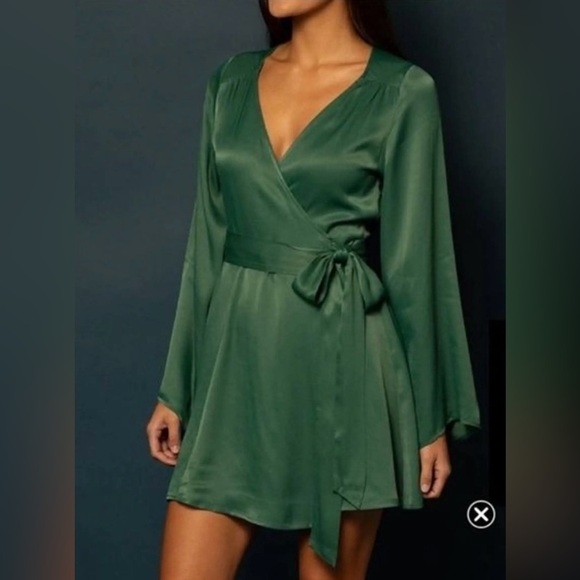 Shore Dresses & Skirts - Shore Emerald Green Monterey Bell Sleeve Wrap Dress ~ Large